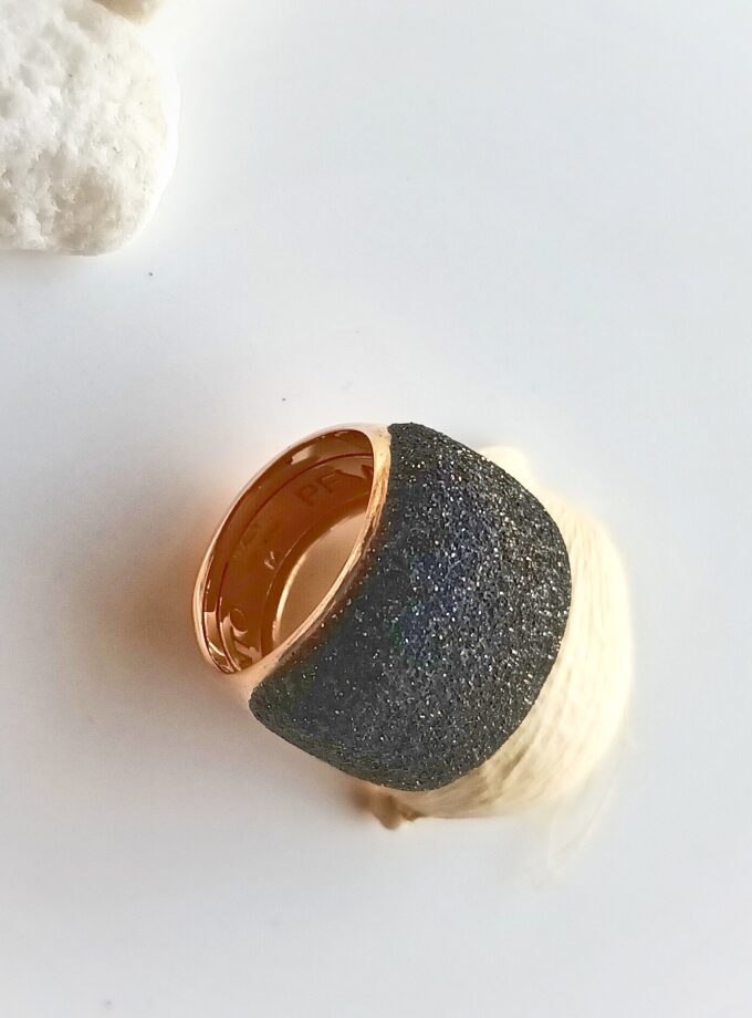 Anillo rosa negro ancho