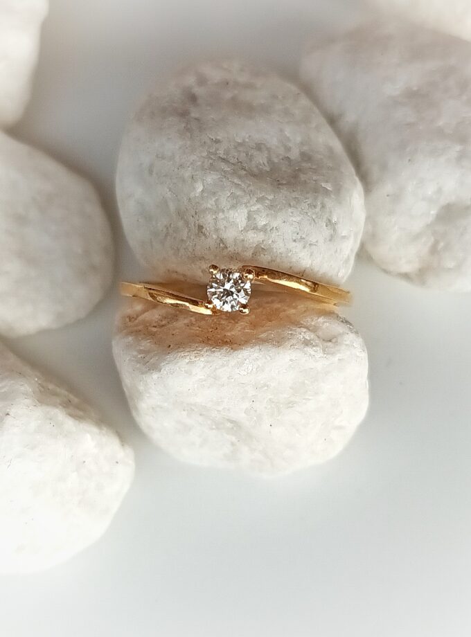 Anillo solitario 3798 Oro amarillo