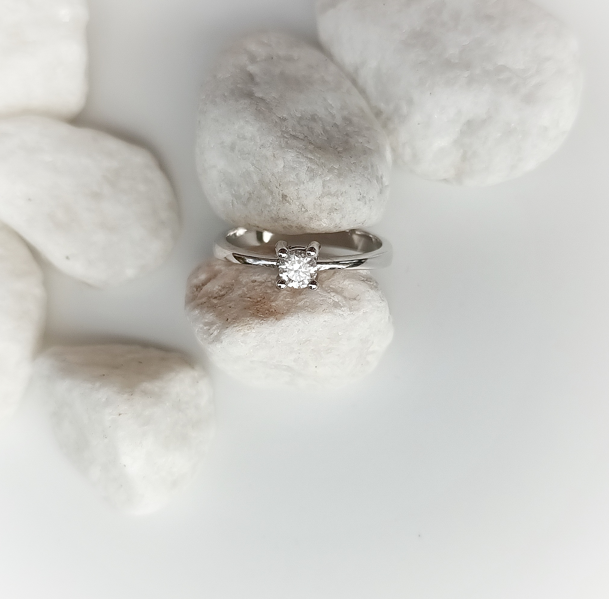 Anillo Solitario 24142 oro blanco