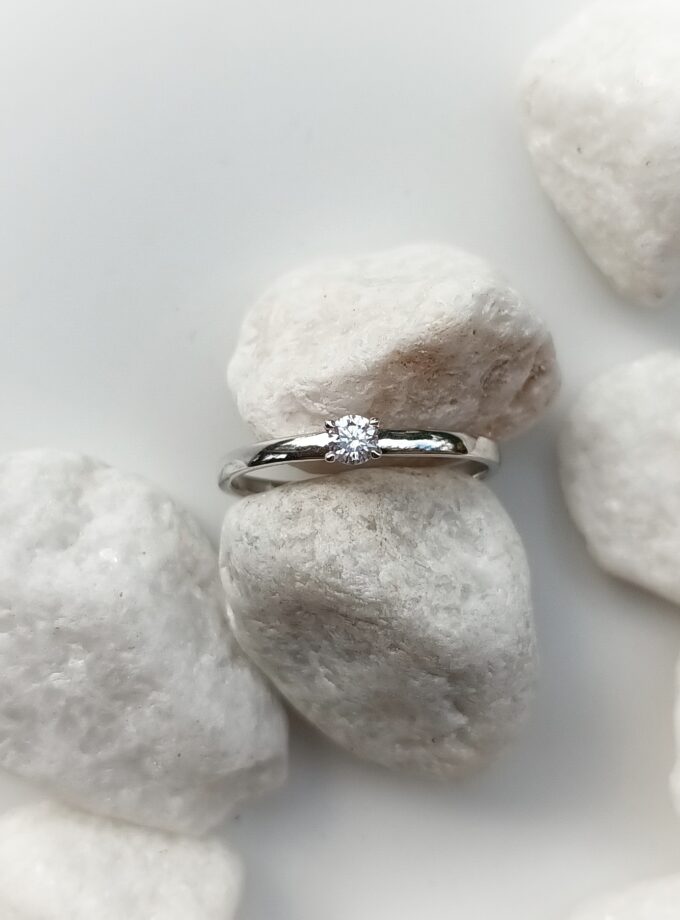 Anillo solitario 3016 Oro Blanco