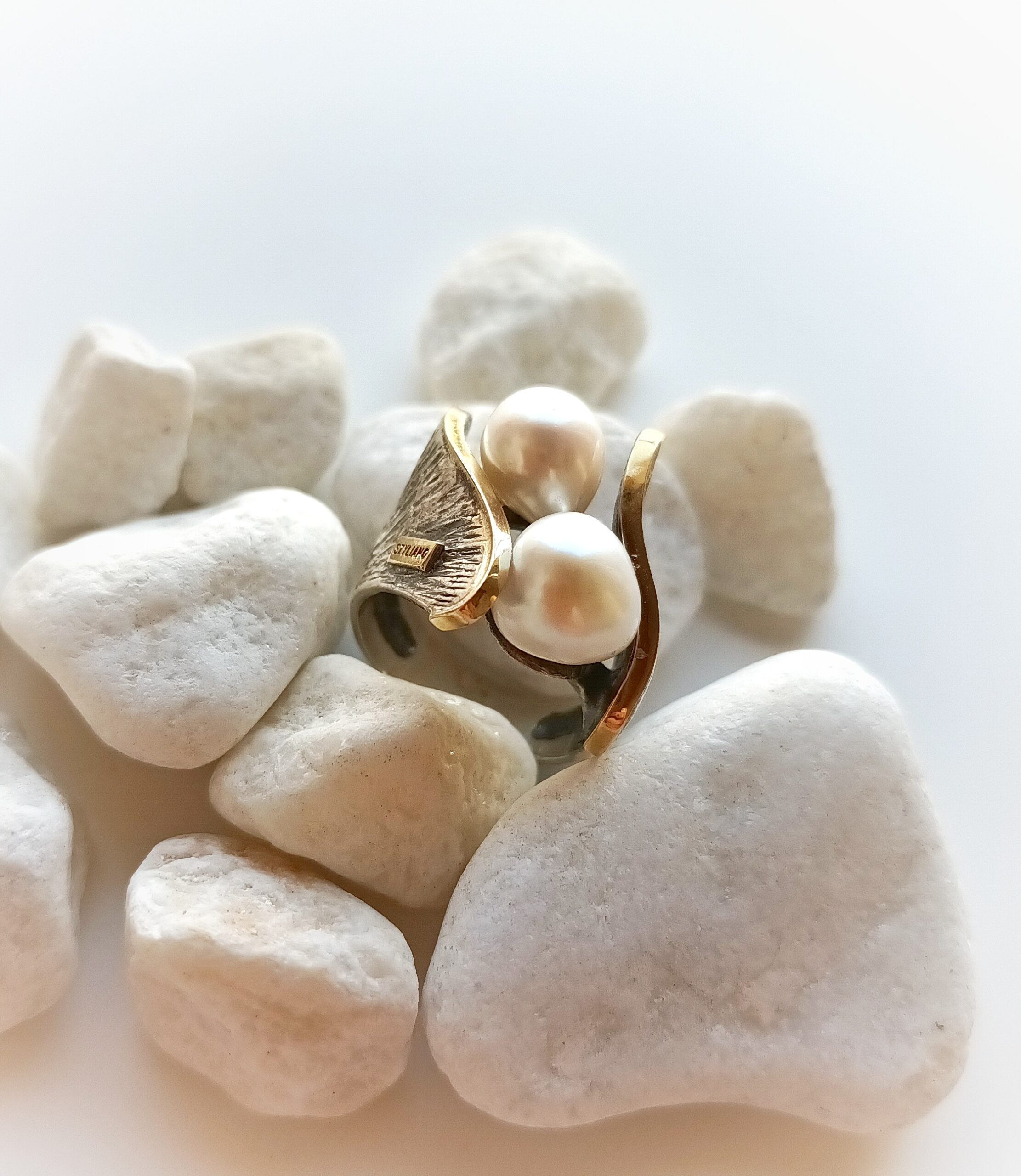 Anillo Styliano 3094 oro y plata perlas