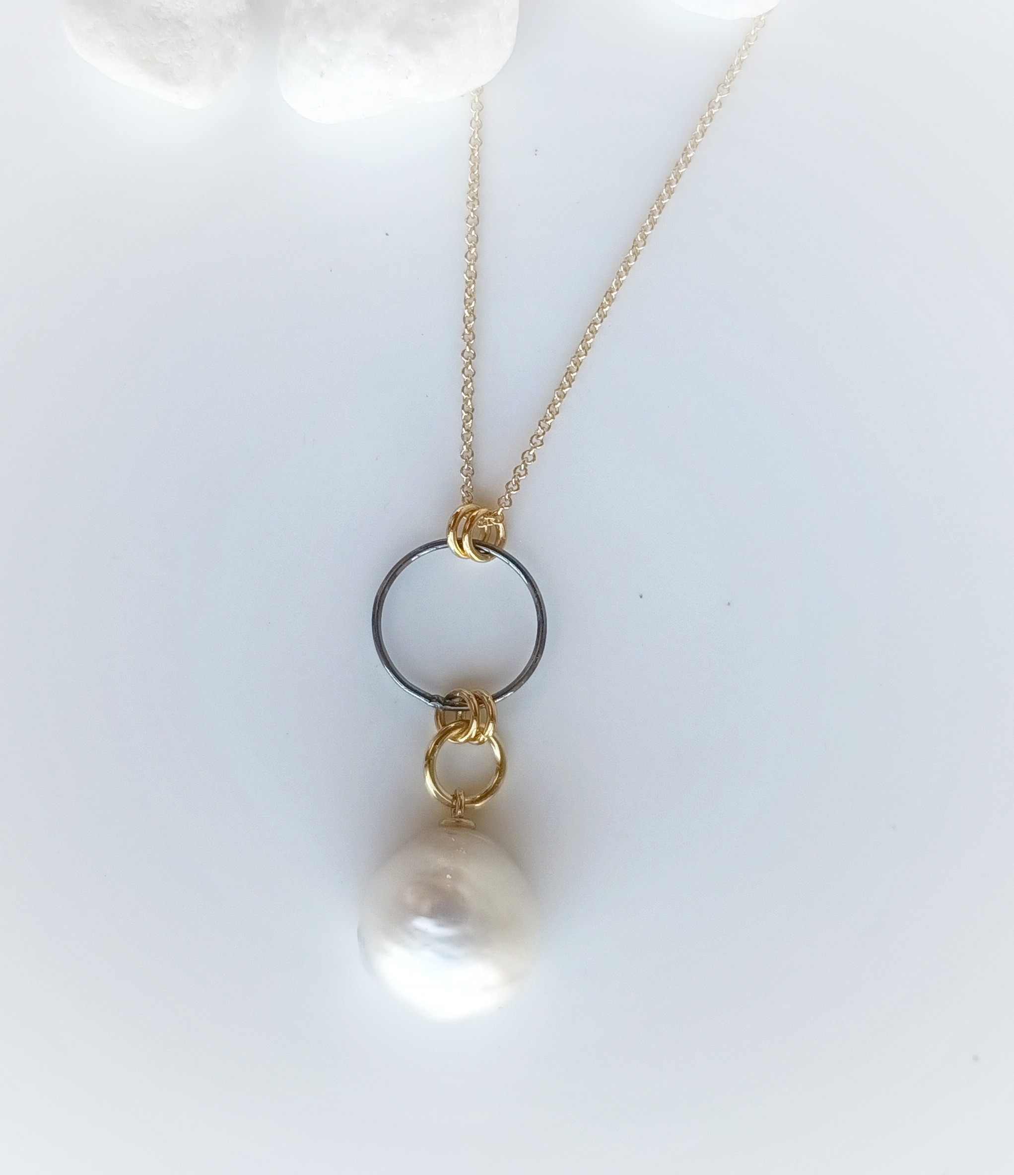 Collar cadena aros y perla 3116 Golden Black - Imagen 3