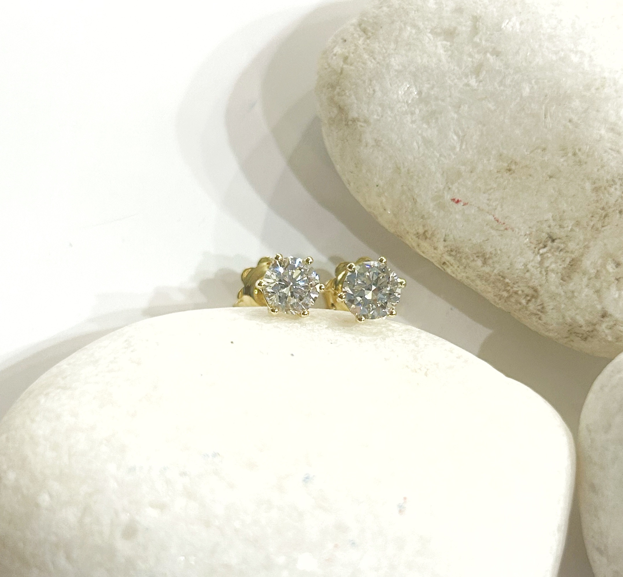 Pendientes oro 6 grapas